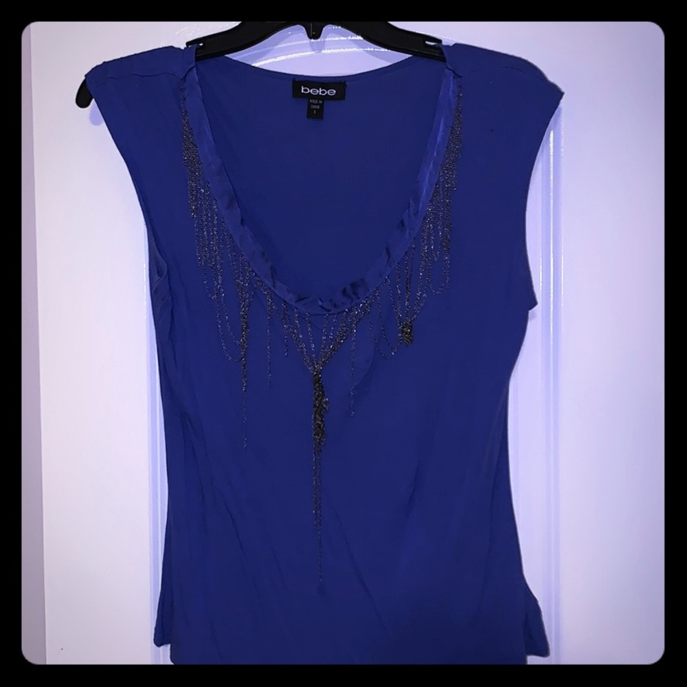 Bebe blue short sleeve with grey chains